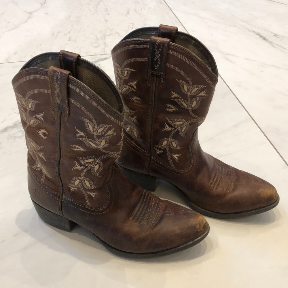 Girls ARIAT leather boots size 3 1/2 🤠
